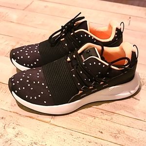 UNDER ARMOUR Women’s Black Charged Breathe MCRPRNT Shoes Size 6